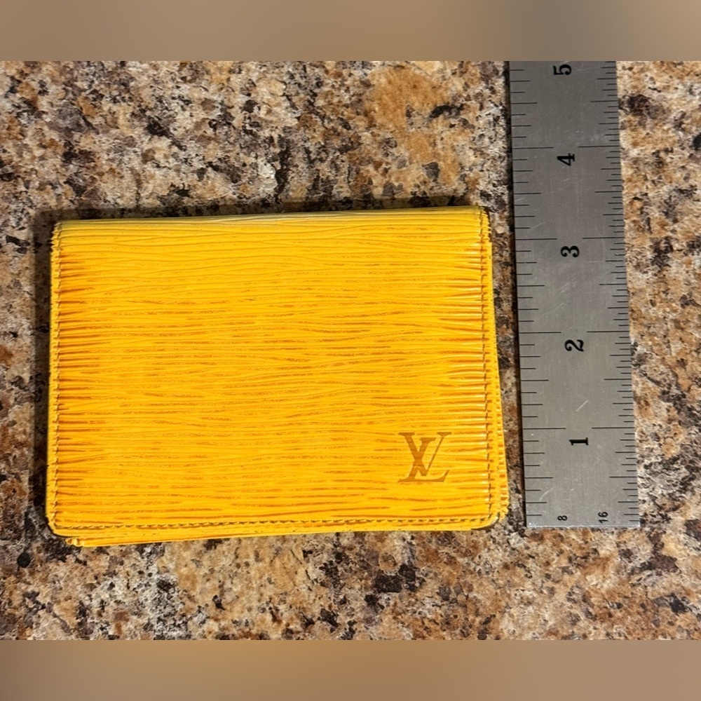 Louis Vuitton Epi Yellow with Purple Interior Card Holder - Picture 12 of 16